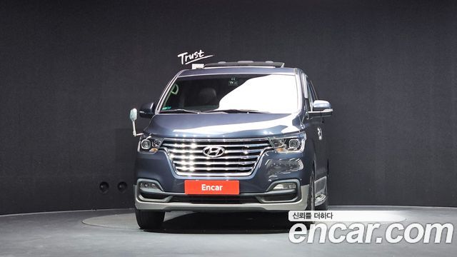 Hyundai Starex New Urban 9-Seater Exclusive - фото 2