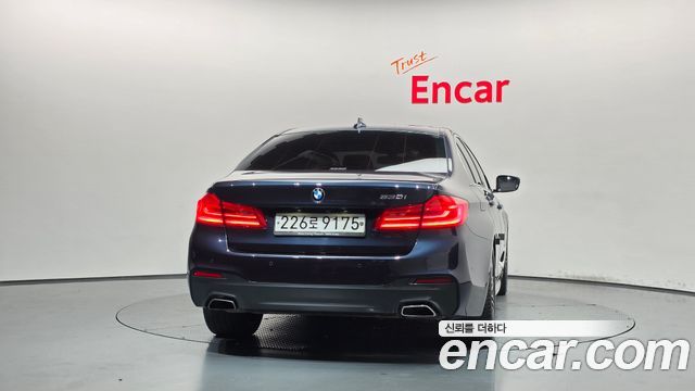 BMW 5 Series G30 530i M Sport Package Plus - фото 3