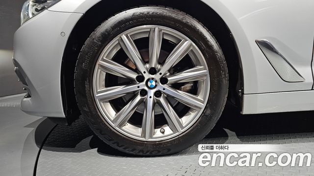 BMW 5 Series G30 520i Luxury - фото 4