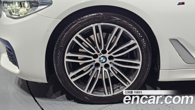 BMW 5 Series G30 530i xDrive M Sport Package Plus - фото 4