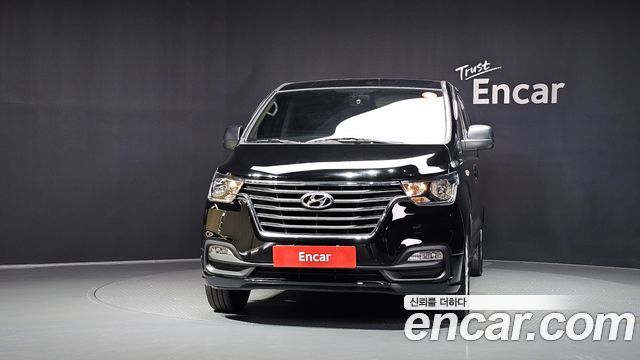 Hyundai Starex New Urban 9-Seater Premium - фото 2