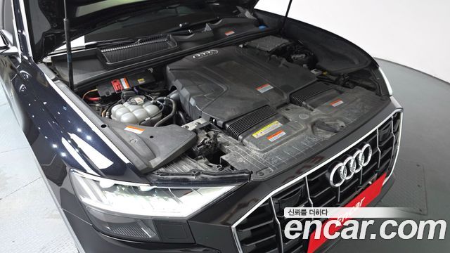 Audi Q8 45 TDI Quattro Premium - фото 4