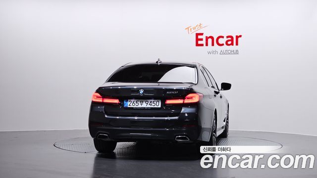 BMW 5 Series G30 520i M Sport - фото 2