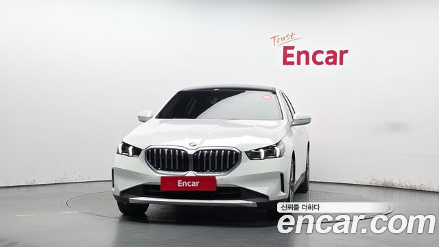 BMW 5 Series G60 520i - фото 2