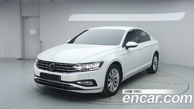 Volkswagen Passat B8 2.0 TDI Premium - фото 0