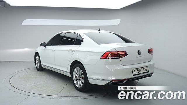 Volkswagen Passat B8 2.0 TDI Premium - фото 2