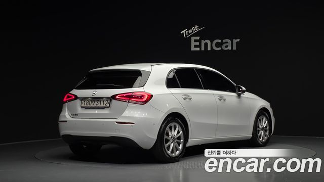 Mercedes-Benz A-Class W177 A220 Hatchback - фото 0