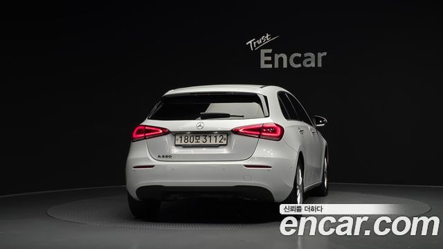 Mercedes-Benz A-Class W177 A220 Hatchback - фото 2