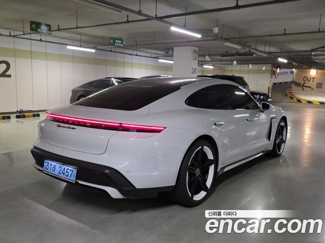 Porsche Taycan Turbo - фото 1