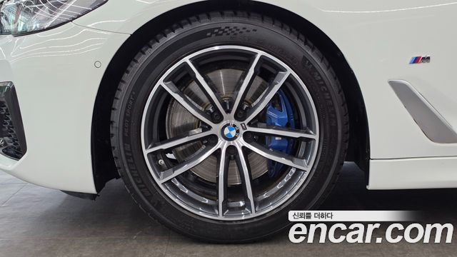 BMW 5 Series G30 520i M Sport - фото 4