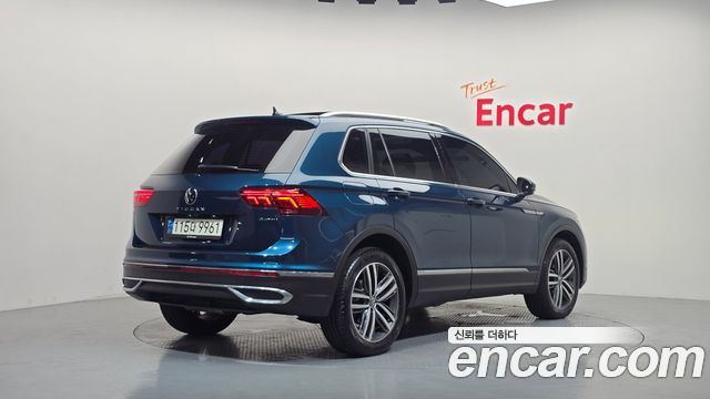 Volkswagen Tiguan 2-го поколения 2.0 TDI 4Motion Prestige - фото 1