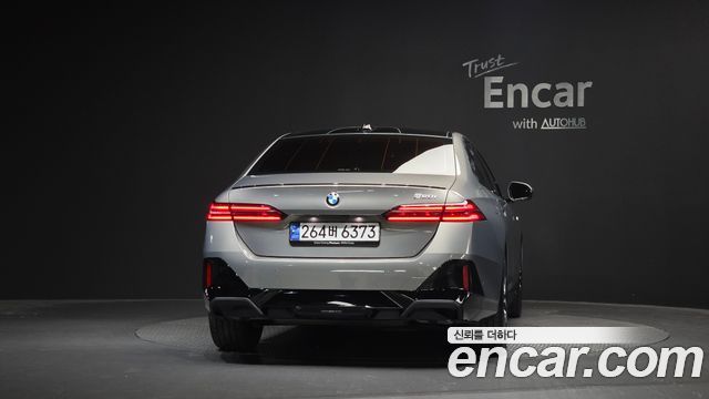 BMW 5 Series G60 520i Special Edition - фото 3