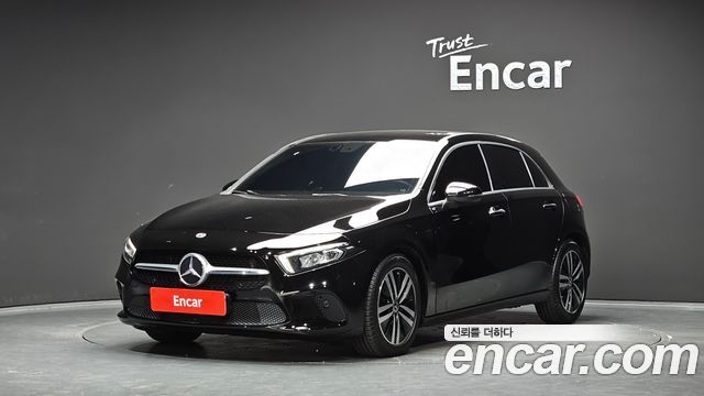 Mercedes-Benz A-Class W177 A220 Hatchback - фото 0