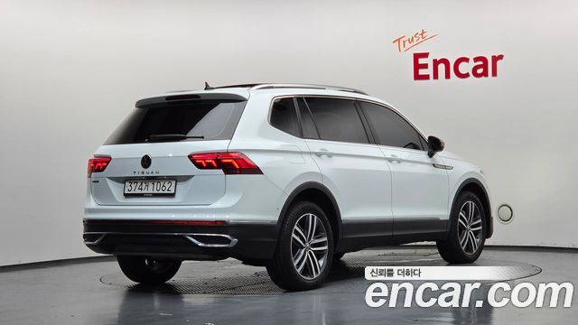 Volkswagen Tiguan Allspace 2.0 TSI Prestige - фото 1