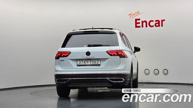 Volkswagen Tiguan Allspace 2.0 TSI Prestige - фото 3