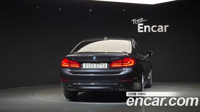 BMW 5 Series G30 530i xDrive Luxury Plus - фото 3