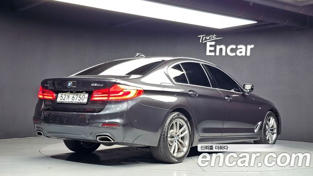 BMW 5 Series G30 520d xDrive M Sport Package Plus - фото 1