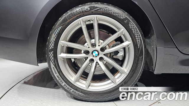 BMW 5 Series G30 520d xDrive M Sport Package Plus - фото 4
