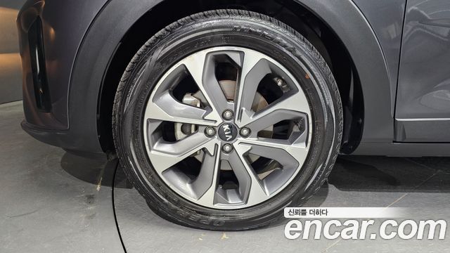 Kia Stonic 1.4 Prestige - фото 4