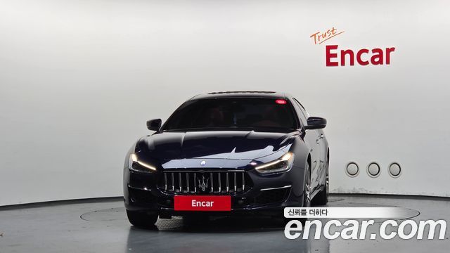 Maserati Ghibli 2.0 Granlusso 3rd - фото 2