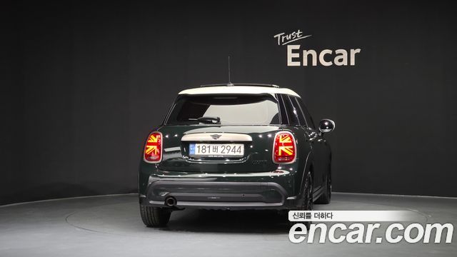 Mini Cooper 5Door Resolute Edition 3rd Gen - фото 3