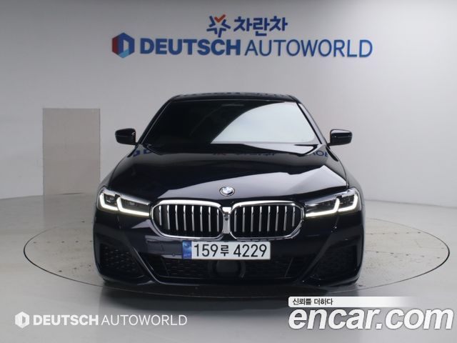 BMW 5 Series G30 520i M Sport - фото 2