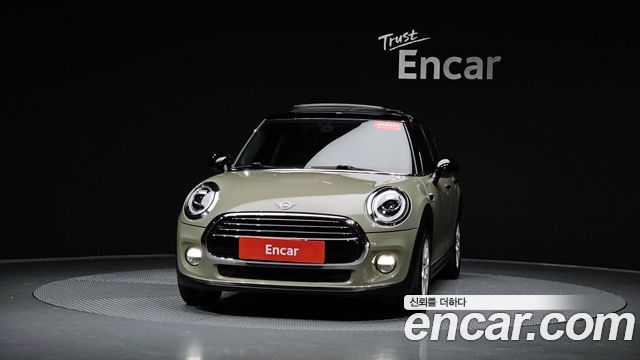 Mini Cooper 5Door HIGH 3rd - фото 1