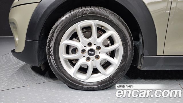 Mini Cooper 5Door HIGH 3rd - фото 3