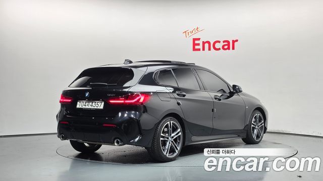 BMW 1 Series F40 120i M Sports - фото 1