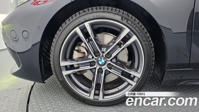 BMW 1 Series F40 120i M Sports - фото 4