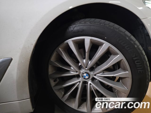 BMW 5 Series G30 523d xDrive Luxury - фото 4