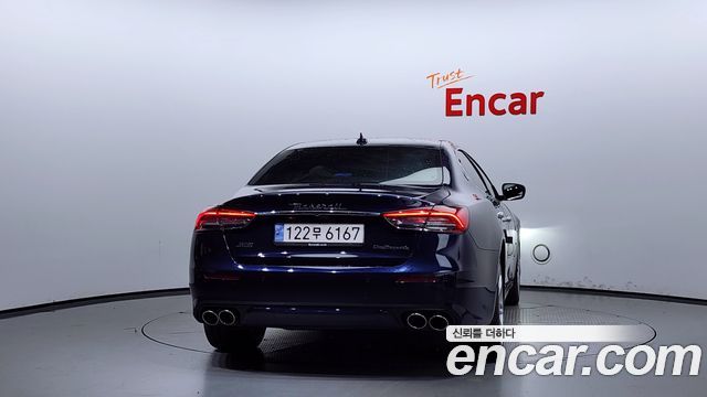 Maserati Quattroporte S Q4 3.0 V6 - фото 3
