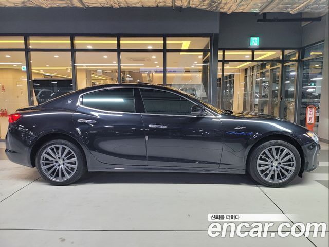 Maserati Ghibli 2.0 GT 3rd - фото 2