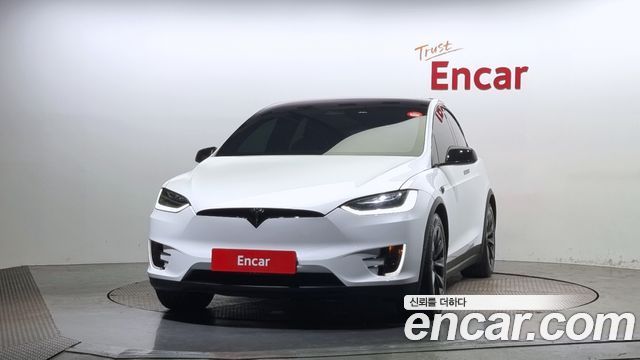 Tesla Model X 75D - фото 2