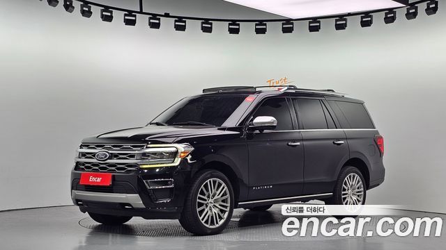 Ford Expedition Platinum 4WD 7Seater - фото 0