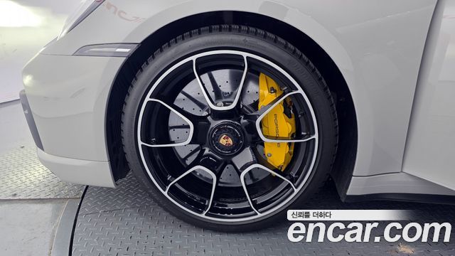 Porsche 911 Turbo S Cabriolet - фото 4