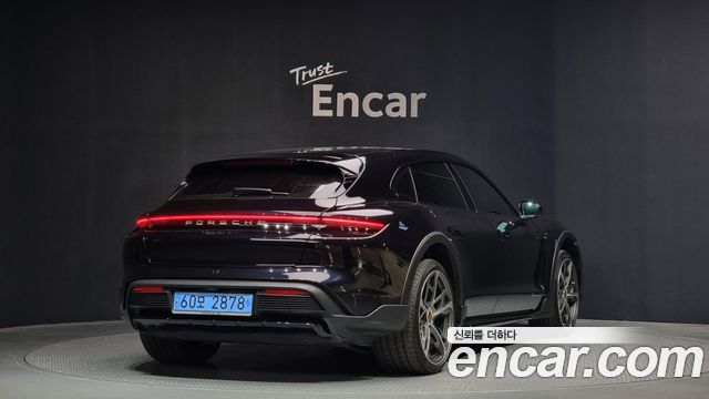 Porsche Taycan 4S Cross Turismo - фото 1