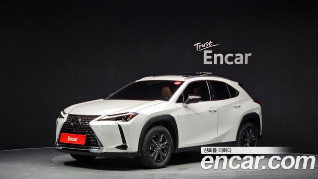 Lexus UX 2.0 2WD - фото 0