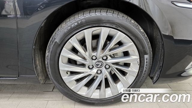 Lexus ES 7-го поколения Luxury Plus - фото 4