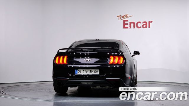 Ford Mustang Coupe - фото 3