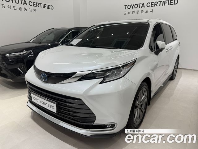 Toyota Sienna 4-го поколения 2.5 Hybrid 2WD - фото 0
