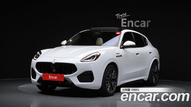 Maserati Grecale 2.0 AWD Modena - фото 0