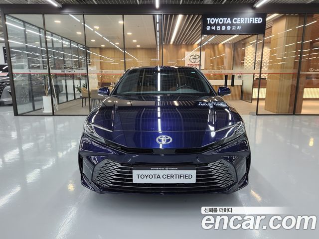 Toyota Camry XV80 2.5 XLE Hybrid - фото 2