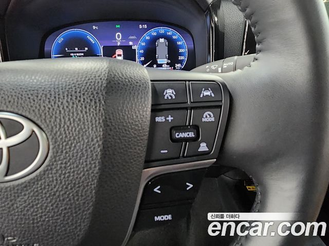 Toyota Camry XV80 2.5 XLE Hybrid - фото 4