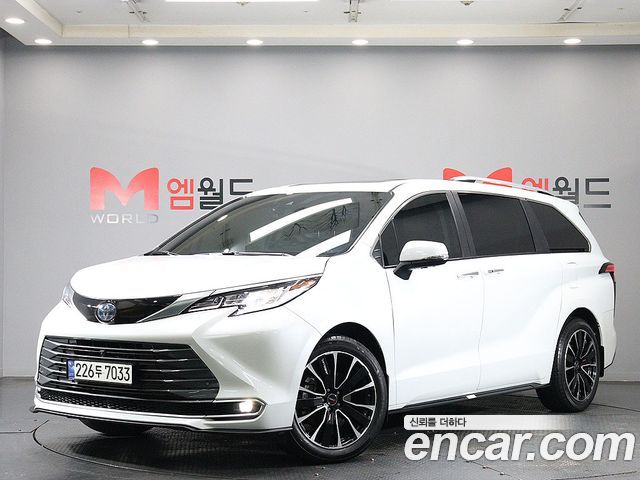 Toyota Sienna 4-го поколения 2.5 Hybrid 2WD - фото 0