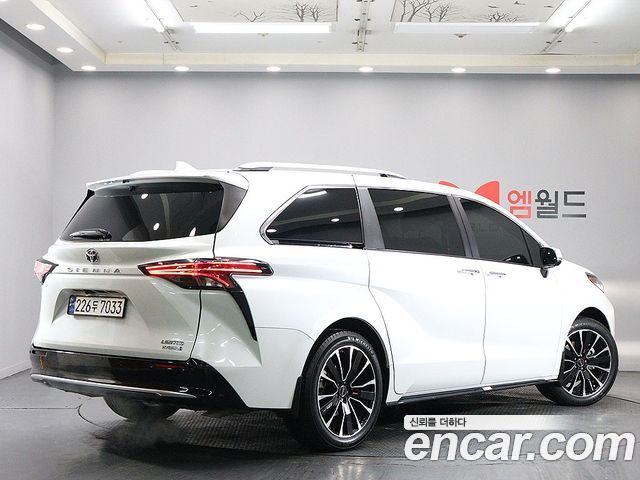 Toyota Sienna 4-го поколения 2.5 Hybrid 2WD - фото 3
