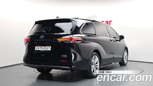 Toyota Sienna 4-го поколения 2.5 Hybrid 2WD - фото 1