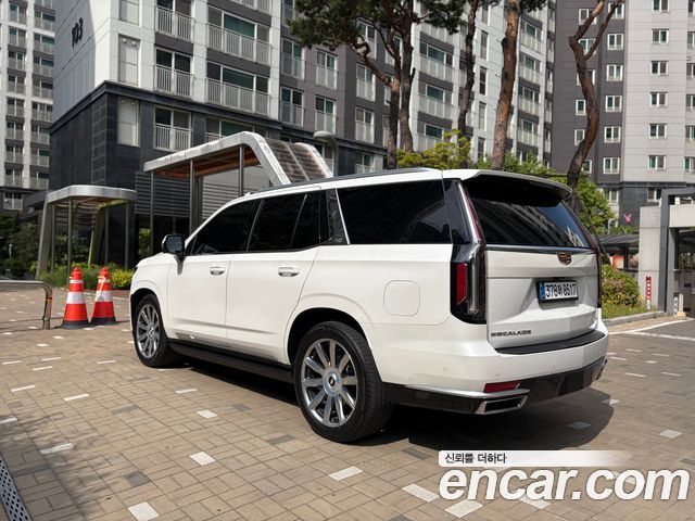 Cadillac Escalade 5-го поколения 6.2 Premium Luxury Platinum - фото 3