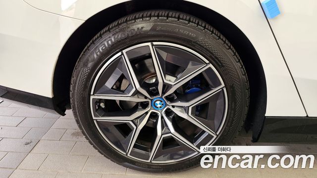 BMW i5 G60 eDrive 40 M Sport - фото 4