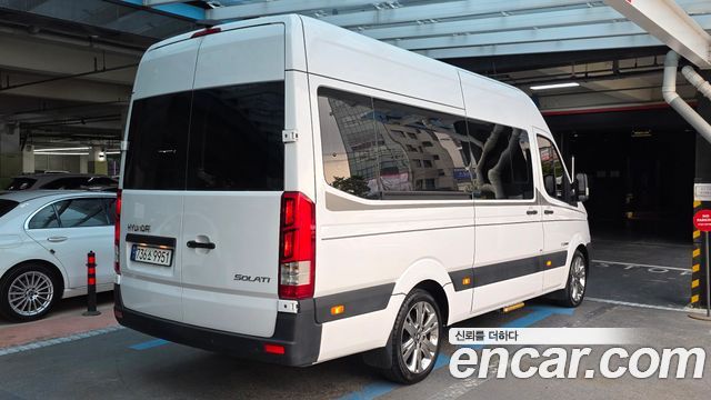 Hyundai Solati 15-seater Luxury - фото 1